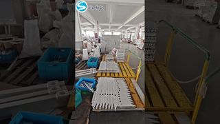 ? Εργοστασιακό δάπεδο ζωντανό; Επεξεργασία ψύκτη λαδιού με πλάκες πτερυγίων σε δράση. #εργοστασιακά προϊόντα #μηχανή #καλοριφέρ